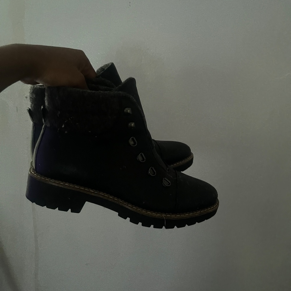 Boots - Picture 2 of 3